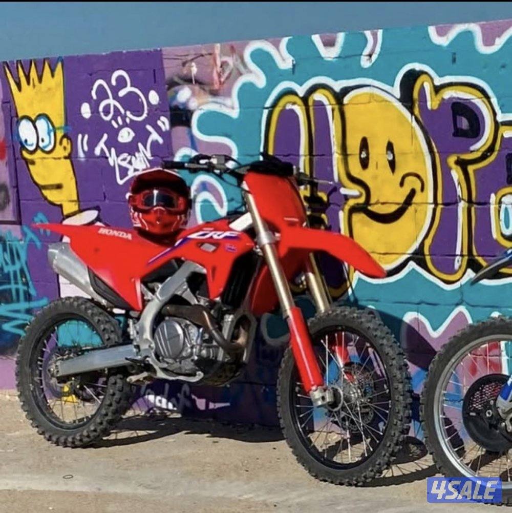 crf 450 مع لوحه مرور0