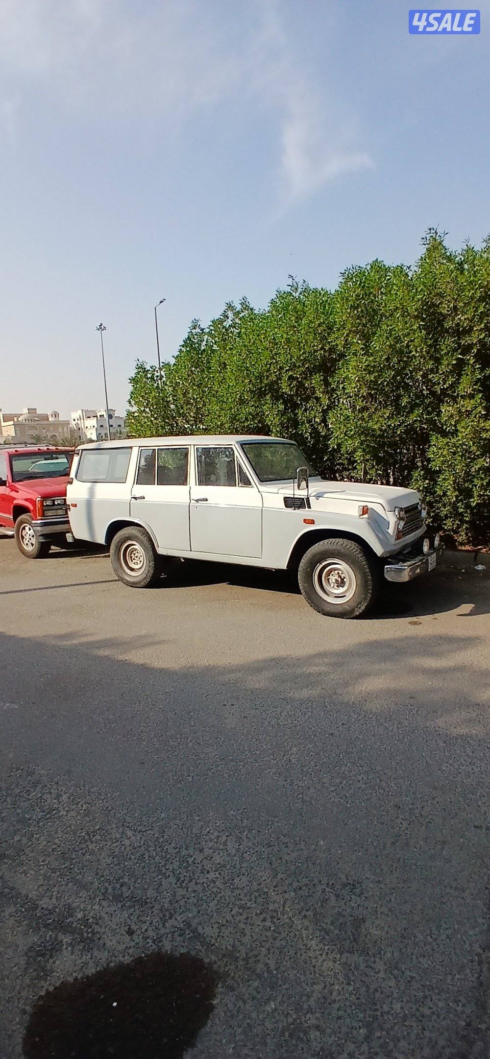 للبيع جيب تويوتا موديل 19722