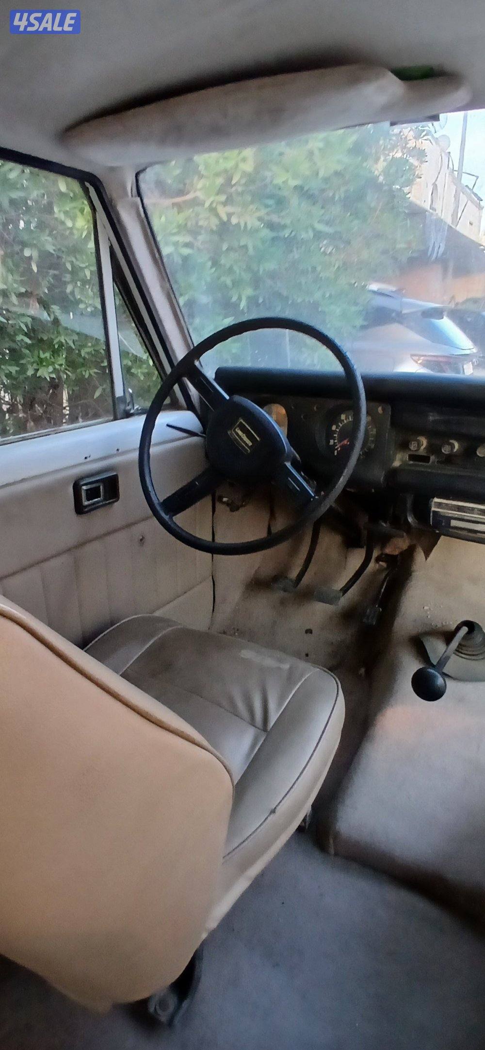 للبيع جيب تويوتا موديل 19724