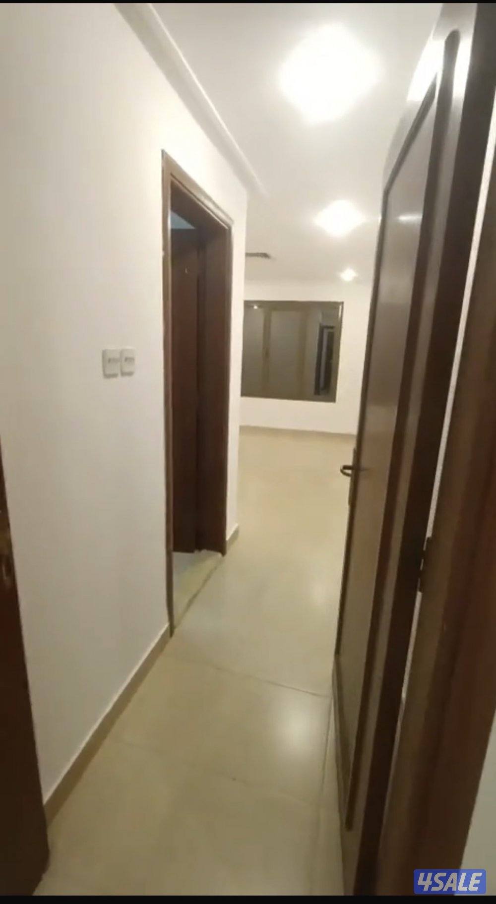 شقه للايجار السالميه ق3 غرفتين وصاله و3 حمام وغرفه4