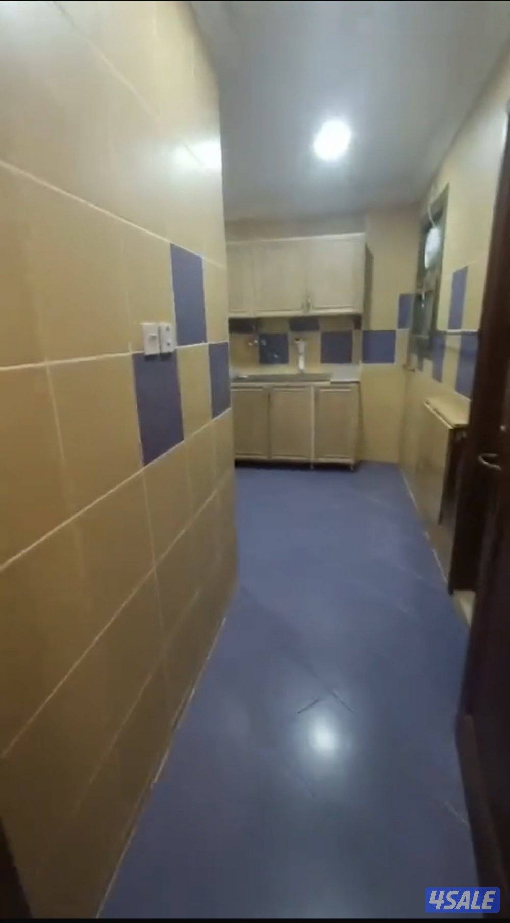 شقه للايجار السالميه ق3 غرفتين وصاله و3 حمام وغرفه5