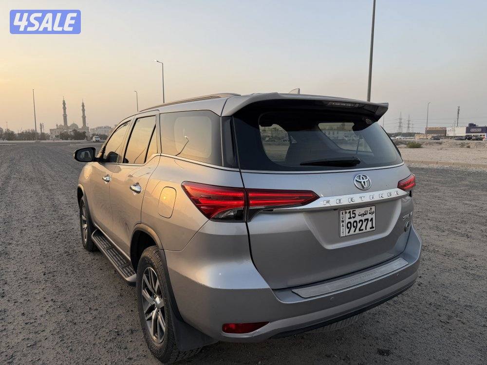 فورتنر 2017 سته سلندر دبل قير صبغ وكالة2