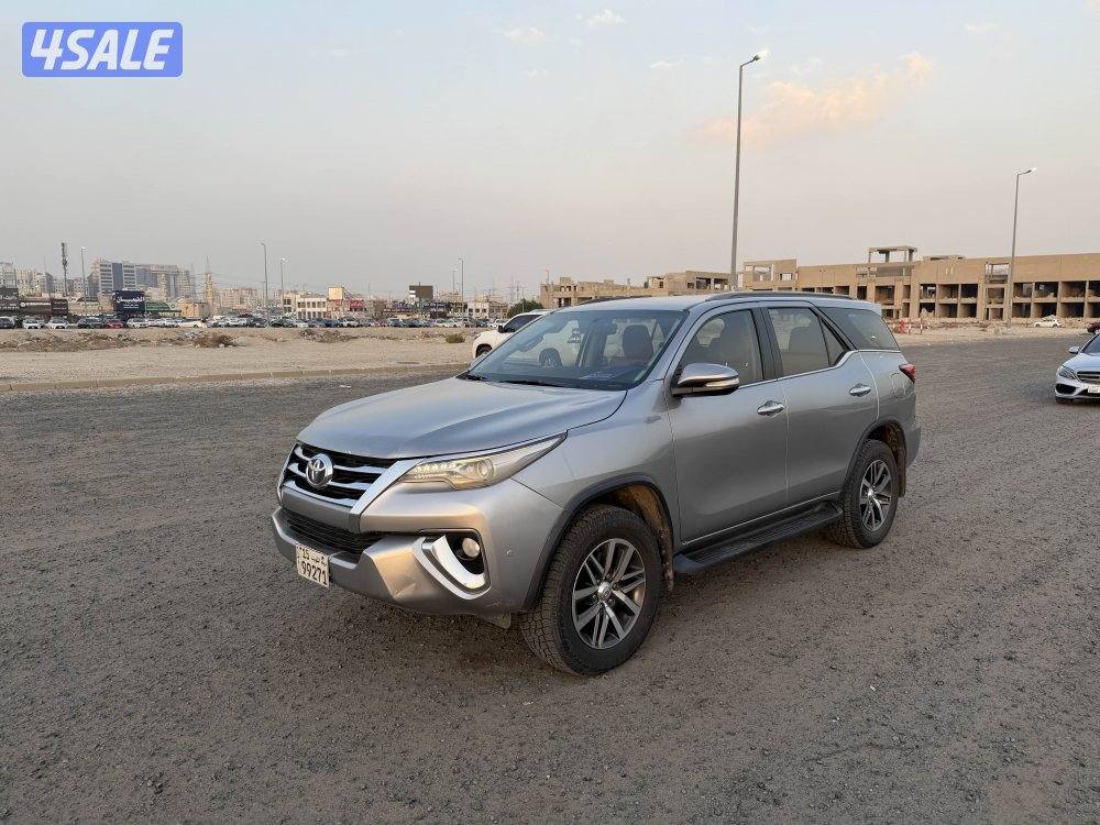 فورتنر 2017 سته سلندر دبل قير صبغ وكالة4