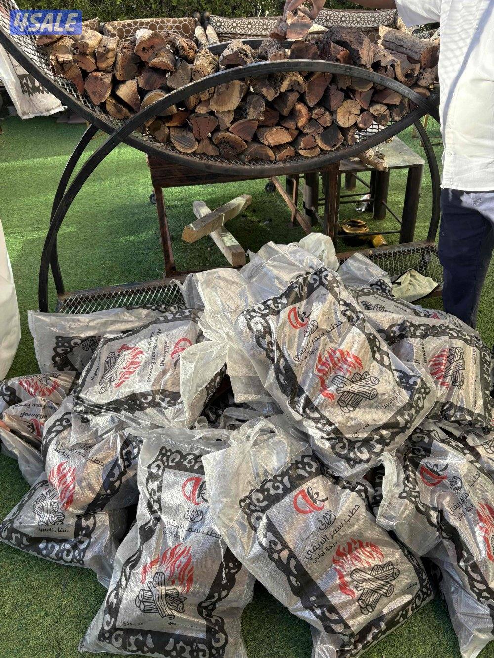 يوجد حطب سمر وحطب زيتون وفحم افريقى البقره وفحم سداسى كرتون شرط الجوده10