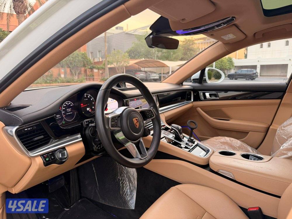PORSCHE PANAMERA عداد 45 الف5