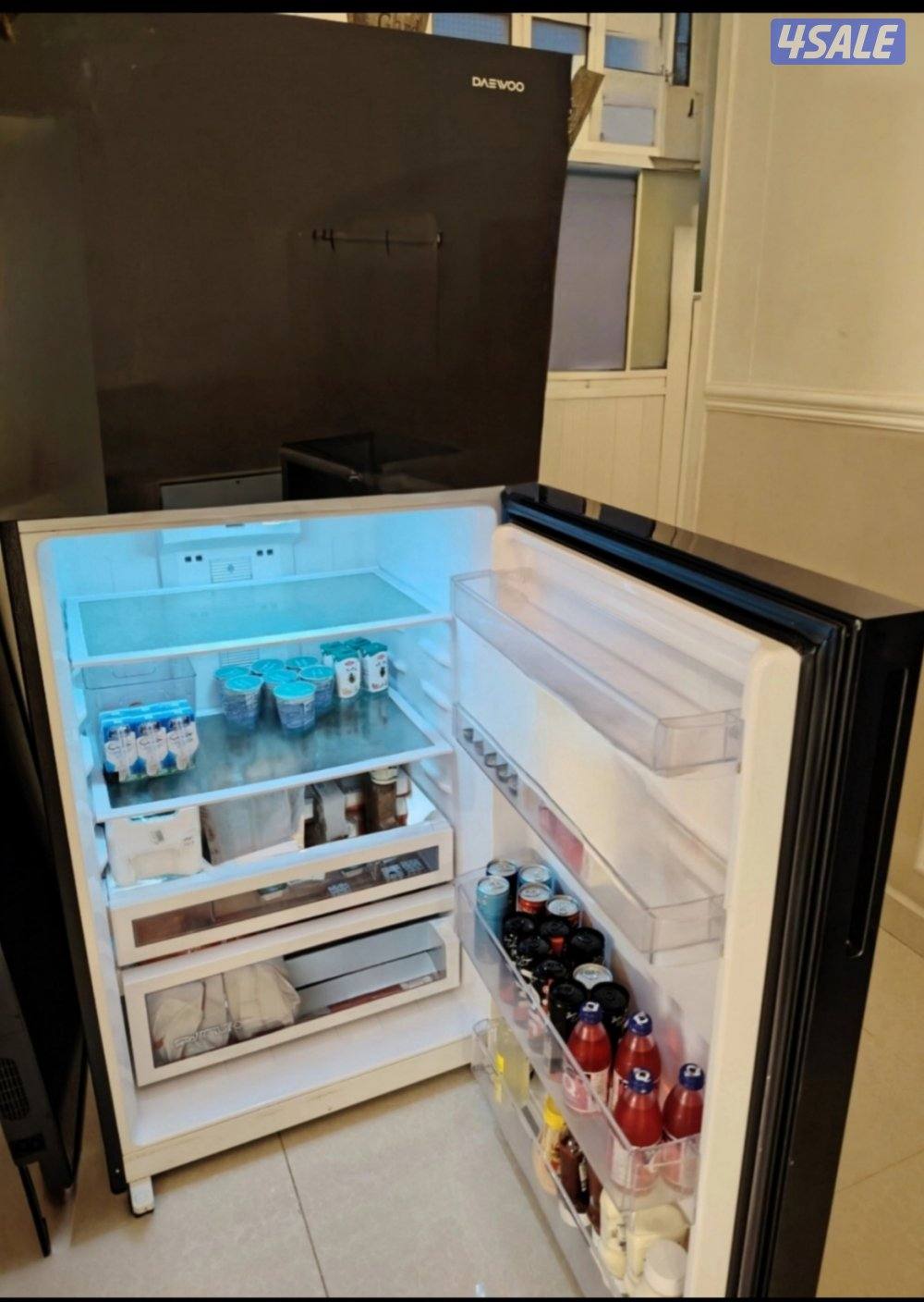 للبيع ثلاجتين بحاله نظيفه ممتازين2