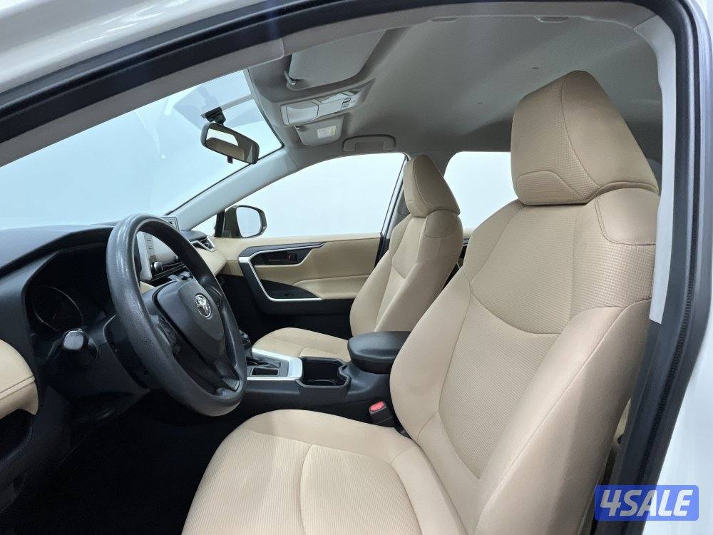 TOYOTA RAV401 4X2 STANDARD OPTION5