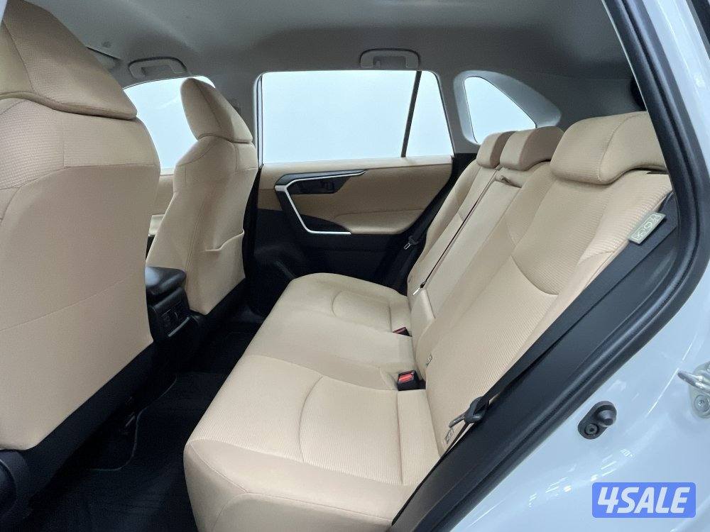 TOYOTA RAV401 4X2 STANDARD OPTION3