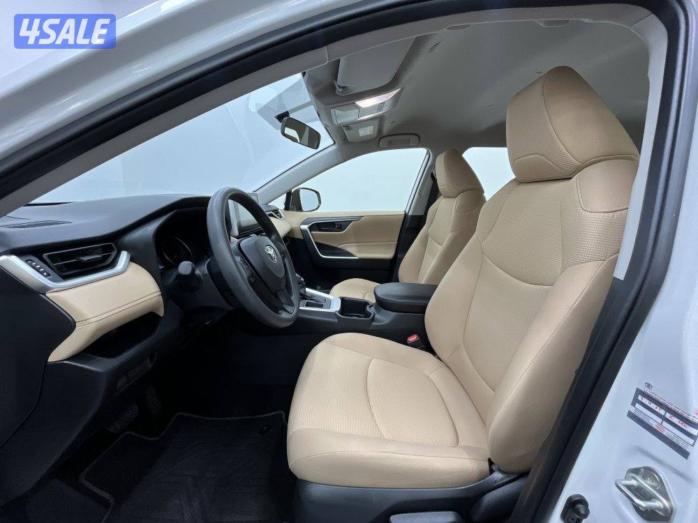 TOYOTA RAV401 4X2 STANDARD OPTION4