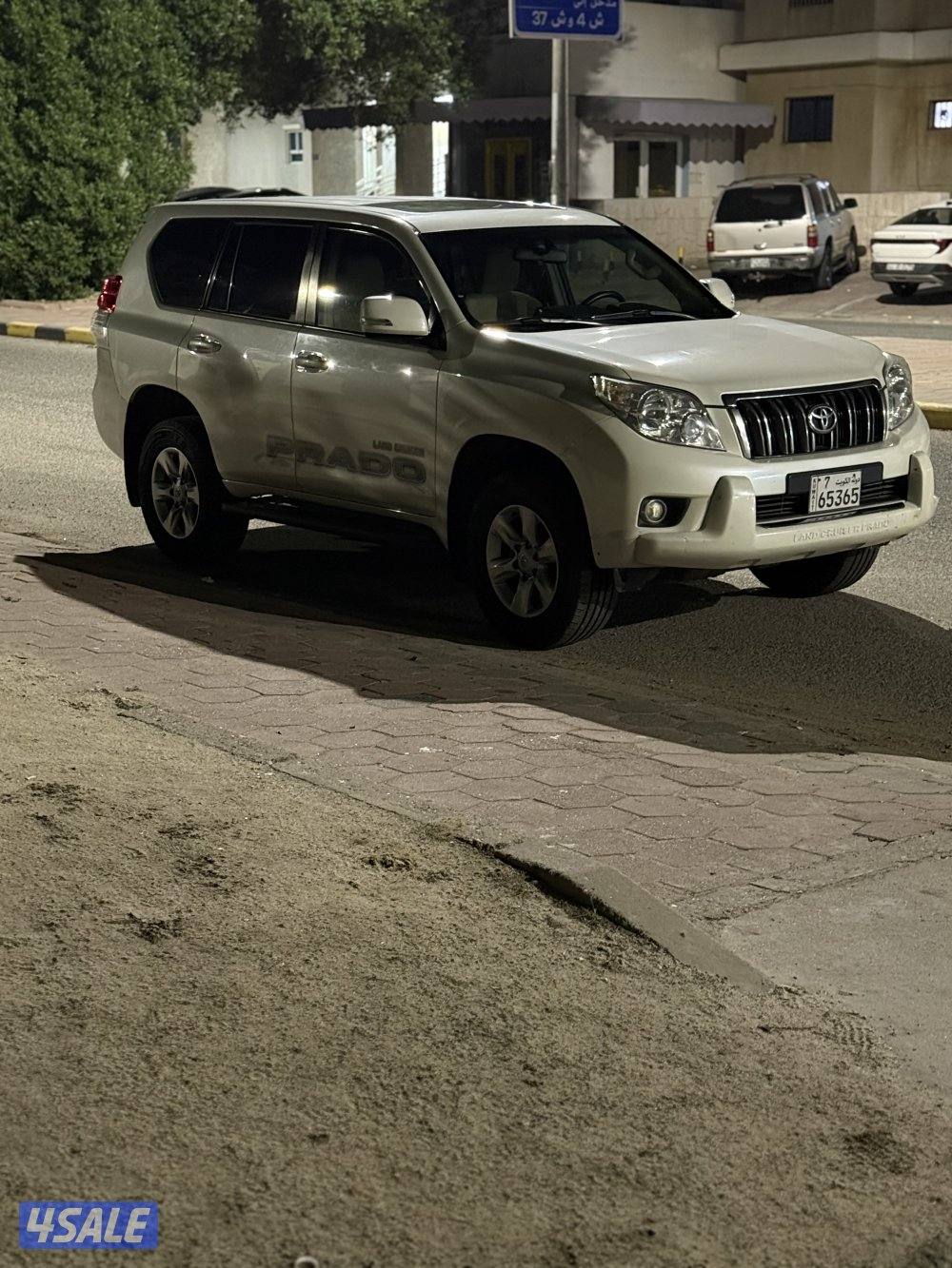 برادو 2011 المالك الاول صبغ الوكاله معدا قطعتين ماشي 240 سته سلندر3