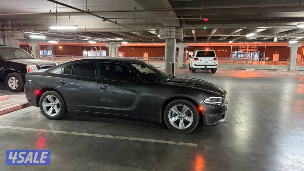 للبيع دوج تشارجر Sxt موديل 20233