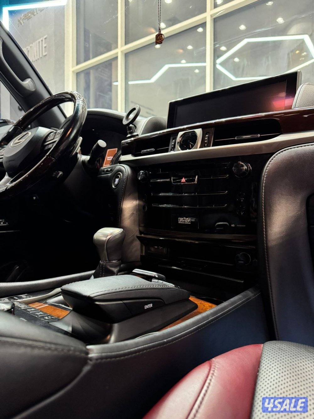 للبيع لكزس LX 5704