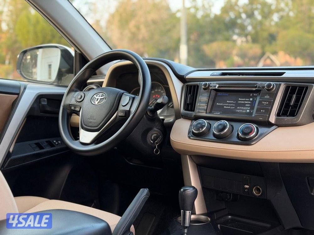 للبيع RAV 4 موديل 2015 وارد الساير9