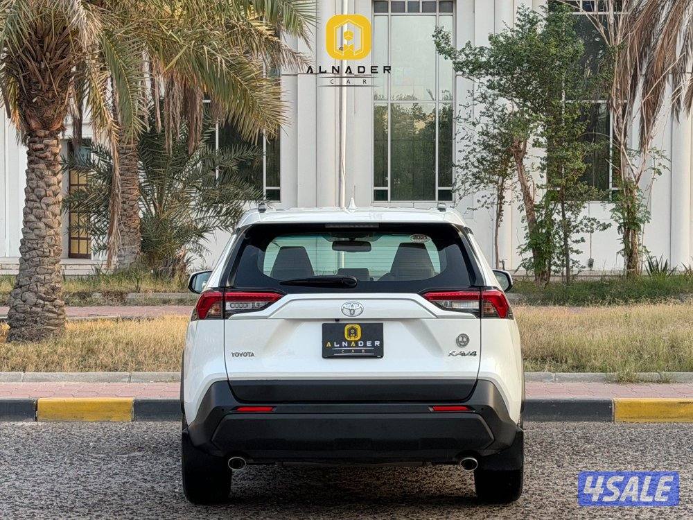 للبيع RAV 4 موديل 2021 وارد الساير4