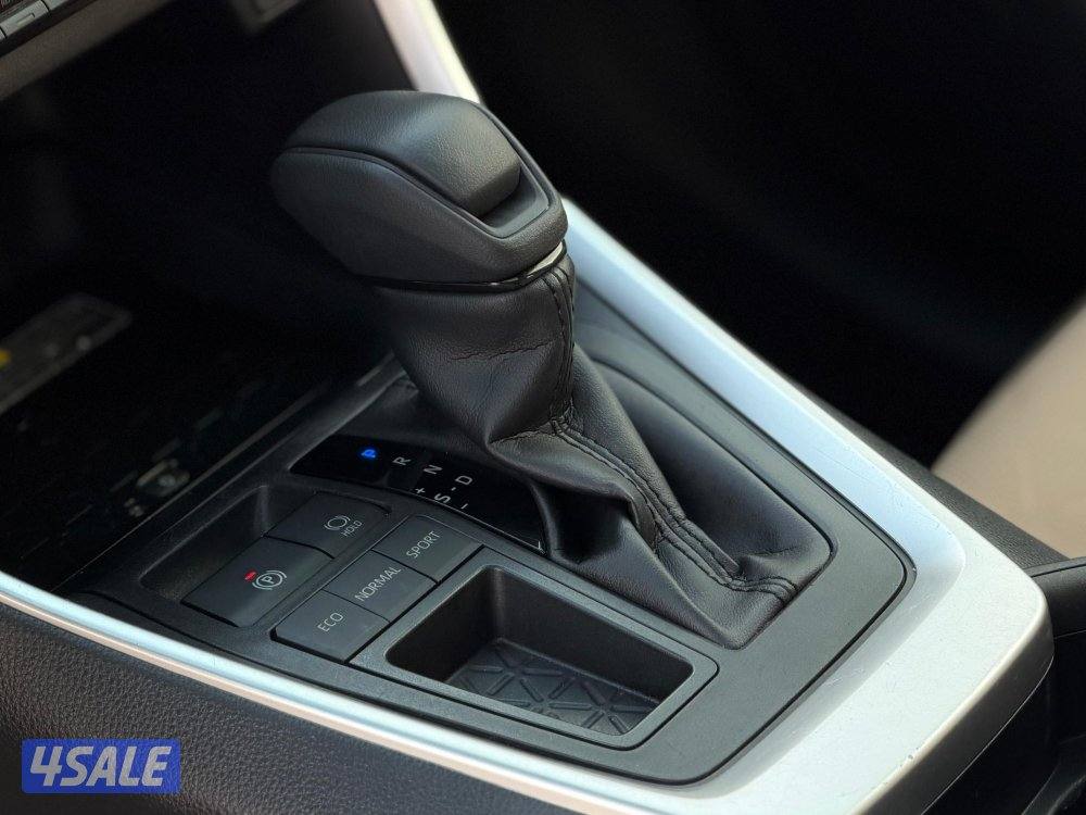 للبيع RAV 4 موديل 2021 وارد الساير11