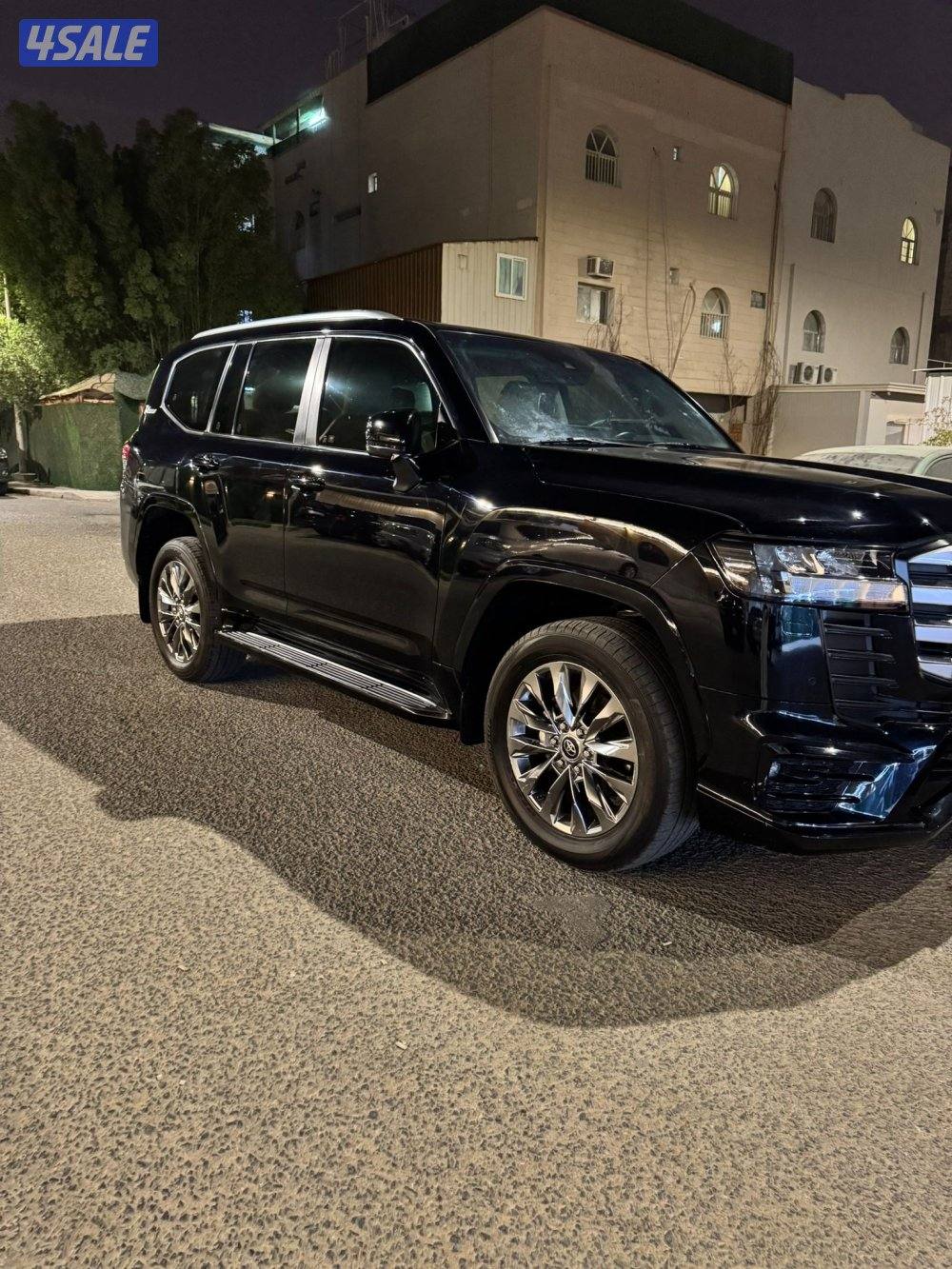 لاندكروزر ٢٠٢٢0