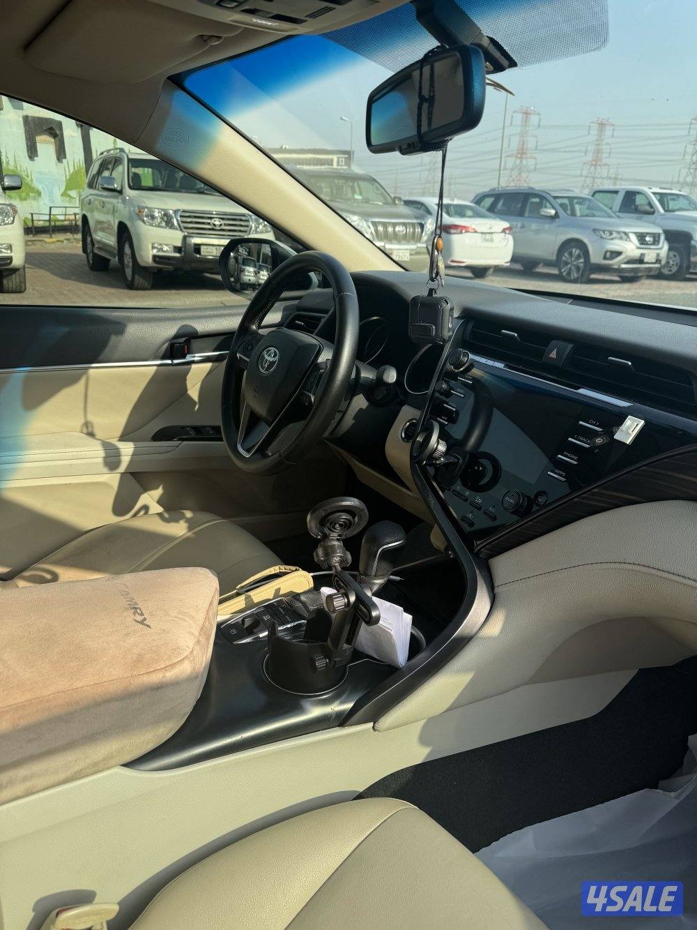 للبيع كامري لتمد 2019 صبغ الوكاله معاد قطعتين ماشيه 125 الف شرط الفحص0