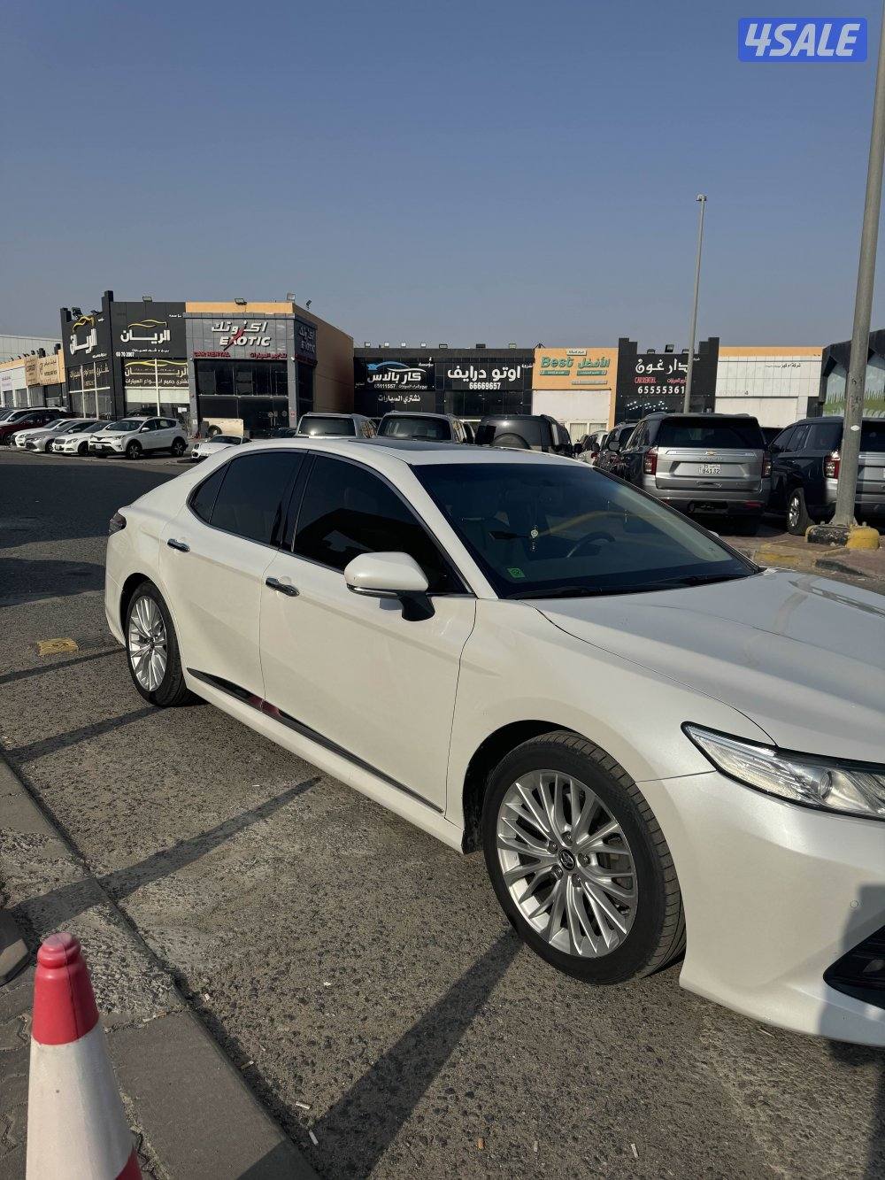 للبيع كامري لتمد 2019 صبغ الوكاله معاد قطعتين ماشيه 125 الف شرط الفحص2