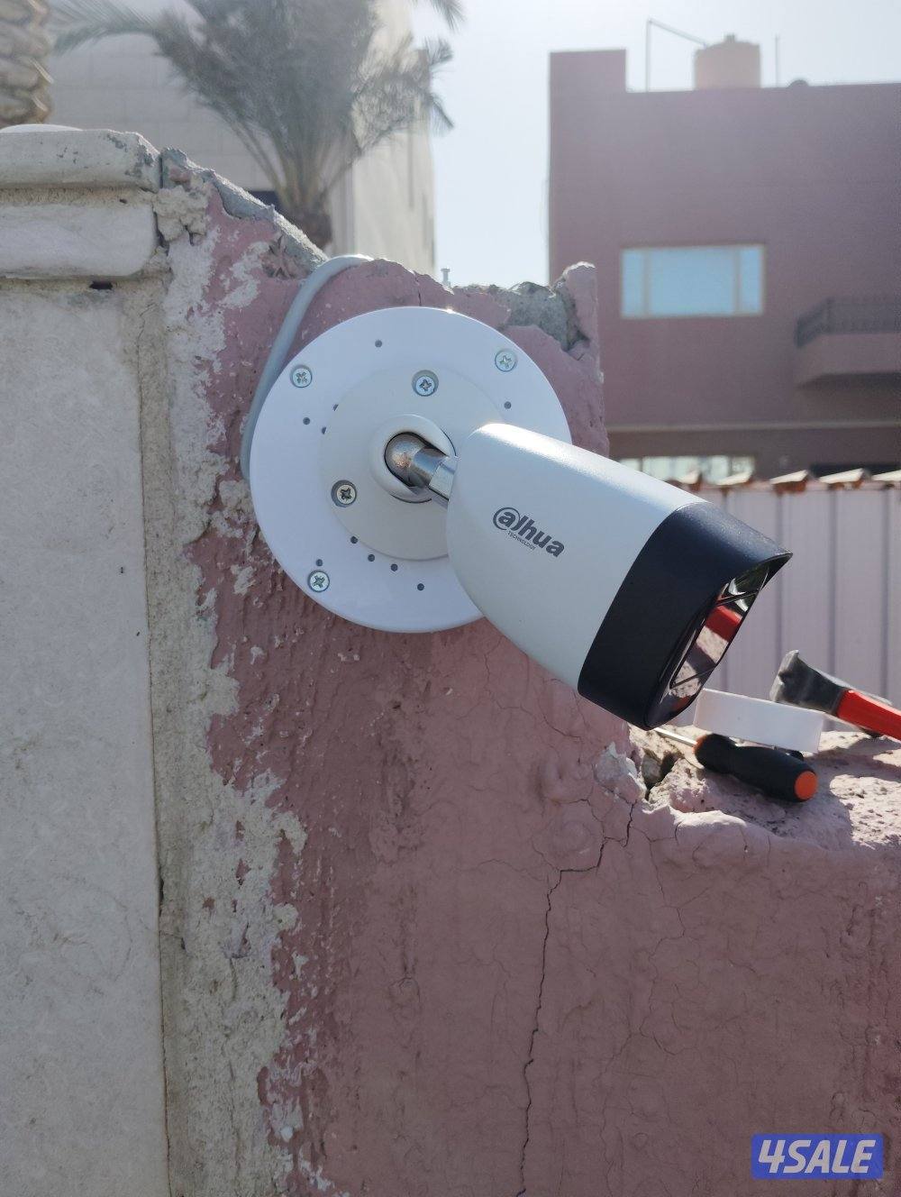 cctv camera technician1