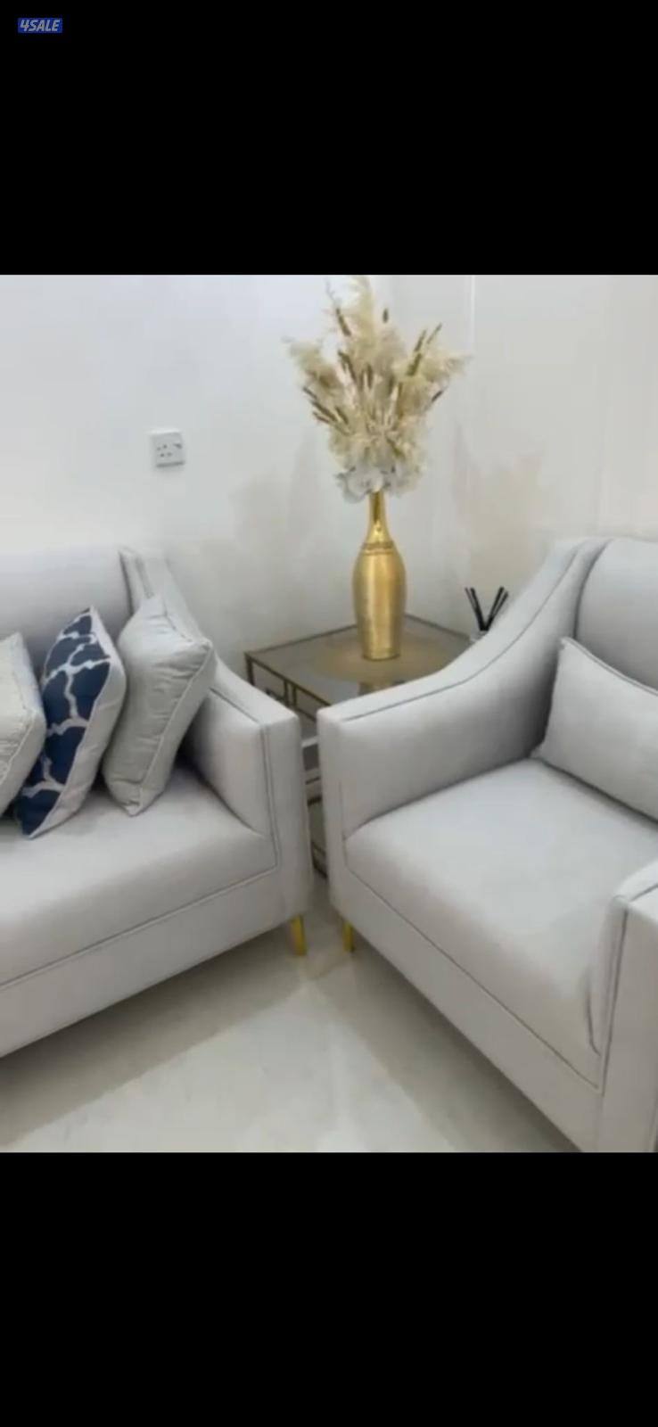 للبيع جلسة شبه جديده ست قطع استخدام خفيف يصلح لصاله كبيرة2