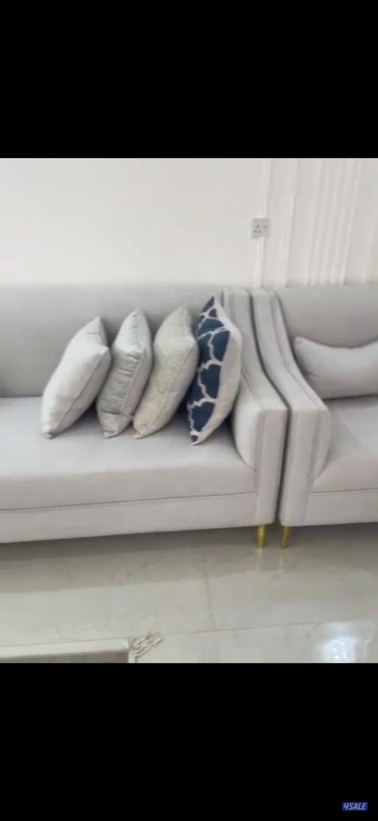 للبيع جلسة شبه جديده ست قطع استخدام خفيف يصلح لصاله كبيرة3