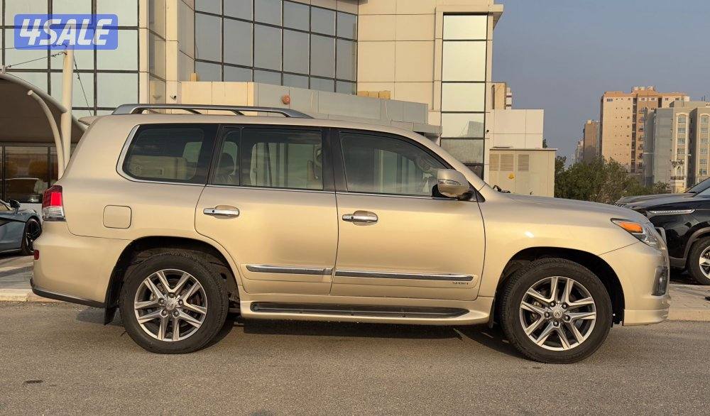 سبورت LX570 موديل 2013 ماشي350الف4