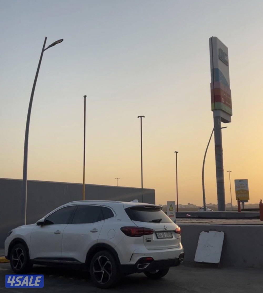 بيعه سريعه MG HS 2024 بيضه داخليه جلد احمر كامل المواصفات وشرط الفحص3