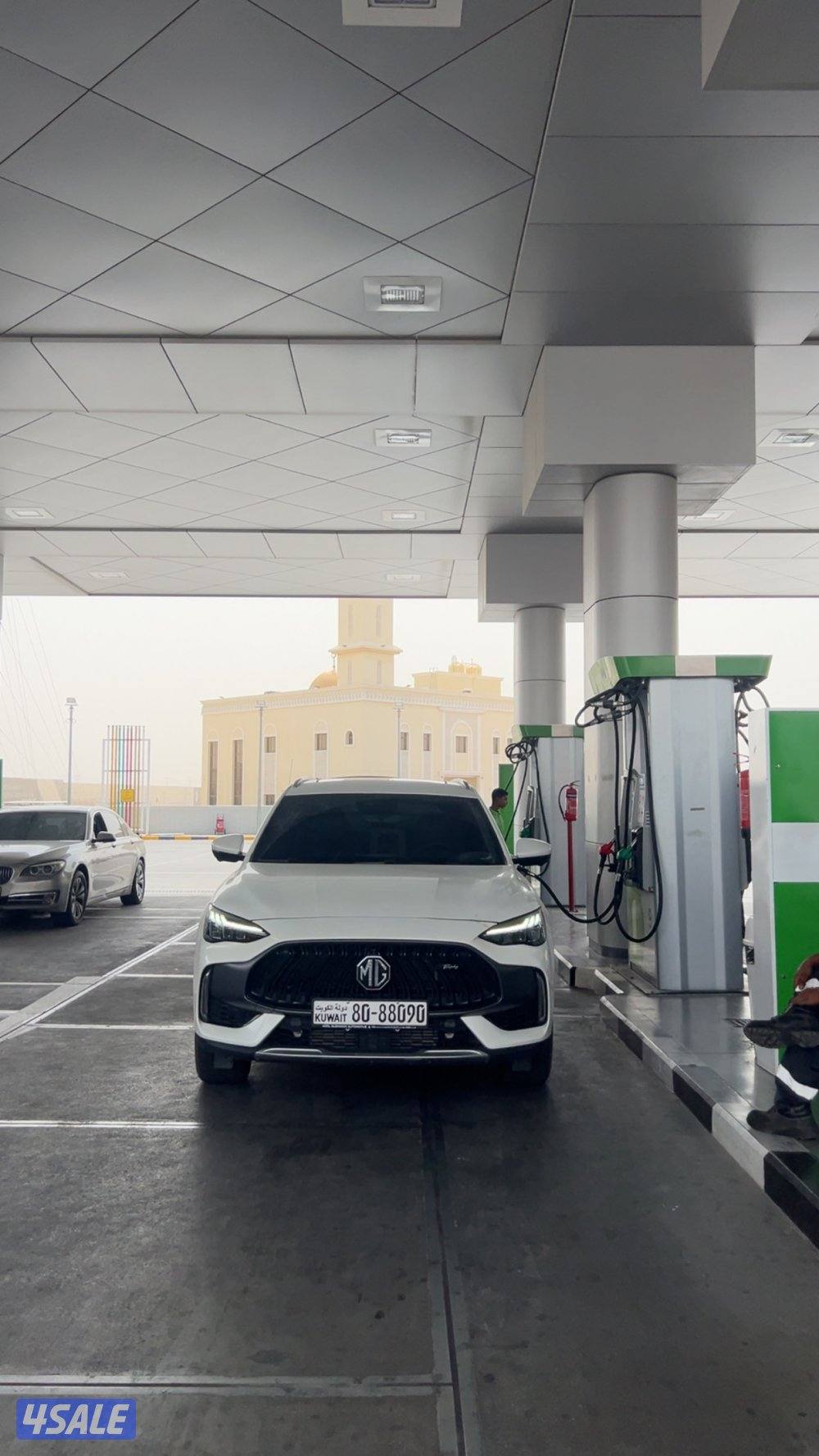 بيعه سريعه MG HS 2024 بيضه داخليه جلد احمر كامل المواصفات وشرط الفحص5