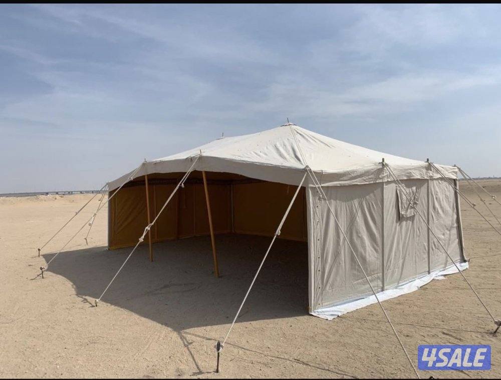 للبيع خيمة باكستانية نظيفة مع زوليتها شبه جديدة مقاس 4 في 70