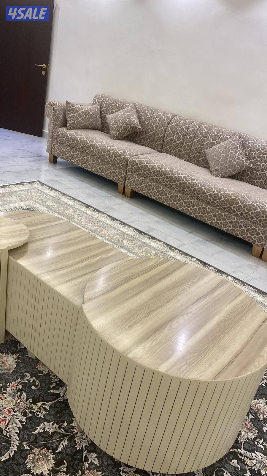 غنفات مستعمل جديد مع طاولات وثريات بحالك جيدة جداً2