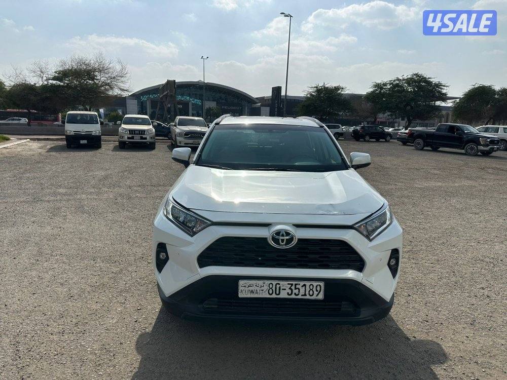 لللبيع جيب تايوتا راف 4 طراز 20240
