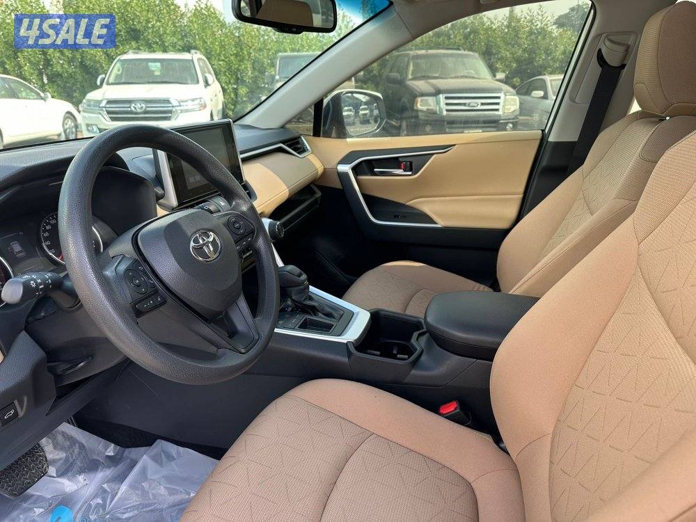 لللبيع جيب تايوتا راف 4 طراز 20241