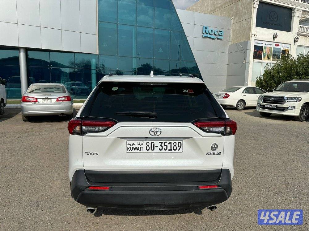 لللبيع جيب تايوتا راف 4 طراز 20243