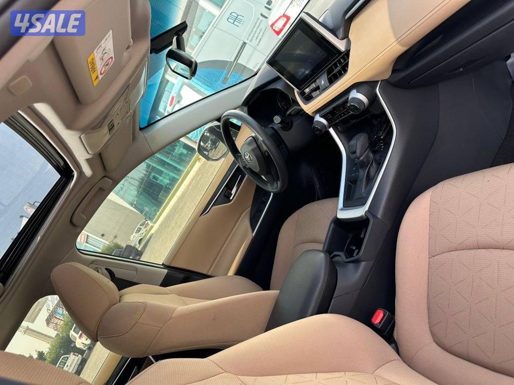 لللبيع جيب تايوتا راف 4 طراز 20246