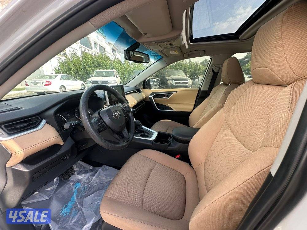 لللبيع جيب تايوتا راف 4 طراز 20247