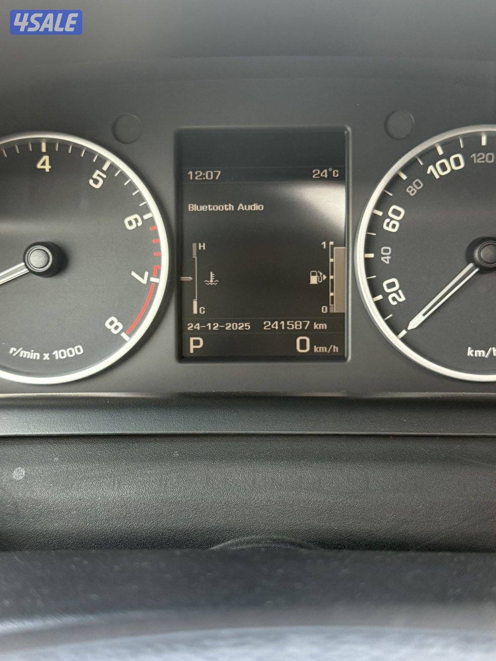 للبيع او للبدل للتغير ٢٠١٣ بحالة ممتازه9