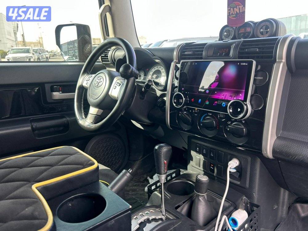 تويوتا FJ cruiser موديل 2015  ماشي 275.000 k.m  وارد الساير7