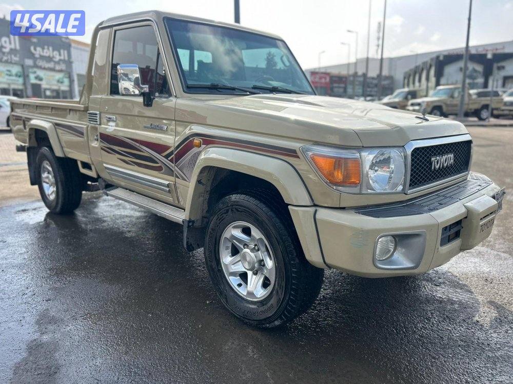 لاند كروزر شاص LX .V6  موديل 2014 ماشى 290.000 k.m  وارد الساير1