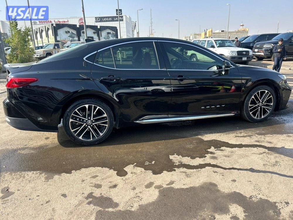 تويوتا  كامرى GLE موديل 2025 ماشى 18.000 k.m وارد الساير3