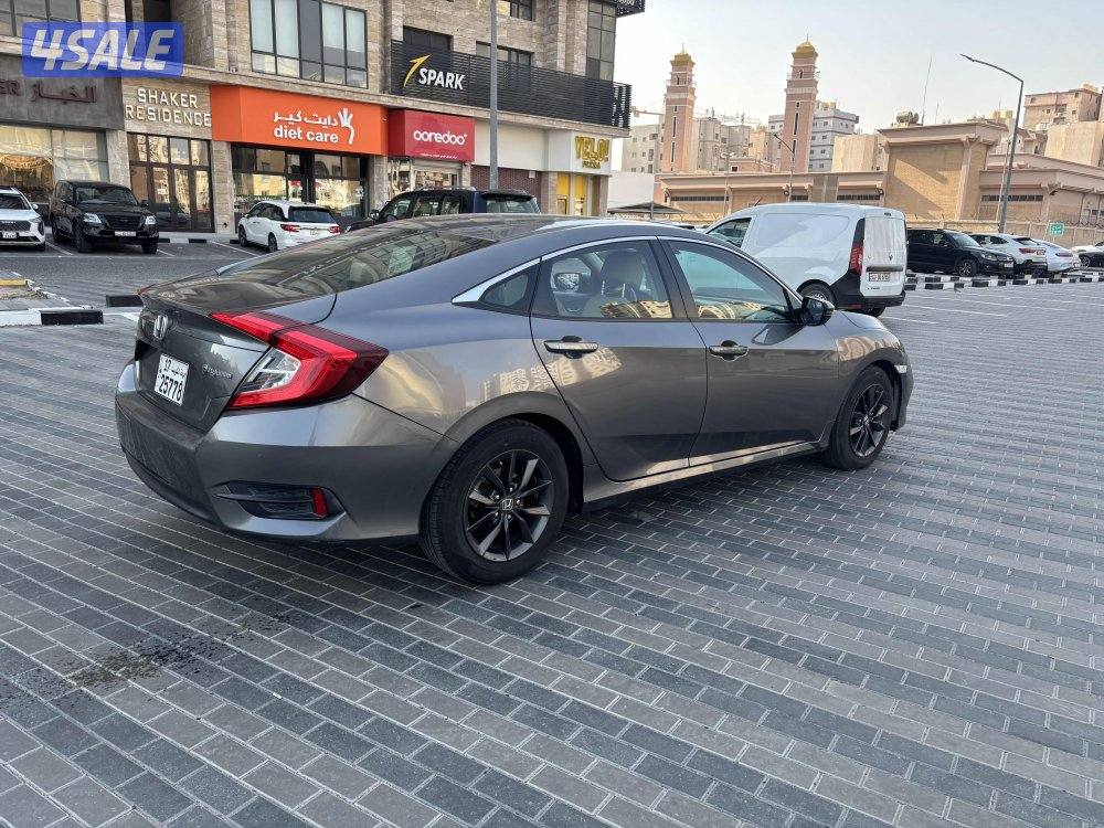 للبيع هوندا سيفك موديل 2020 عداد96 الف بحاله وكاله6