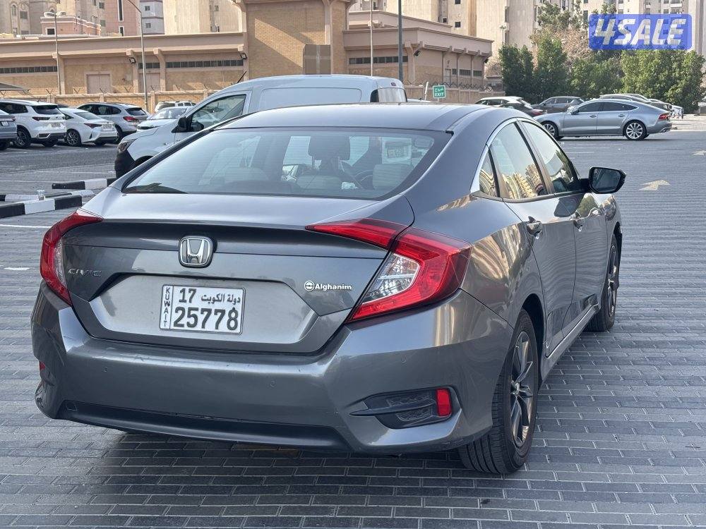 للبيع هوندا سيفك موديل 2020 عداد96 الف بحاله وكاله9