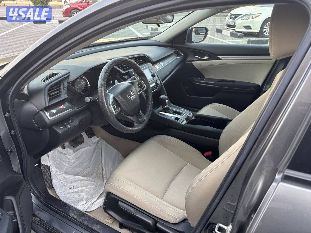 للبيع هوندا سيفك موديل 2020 عداد96 الف بحاله وكاله10