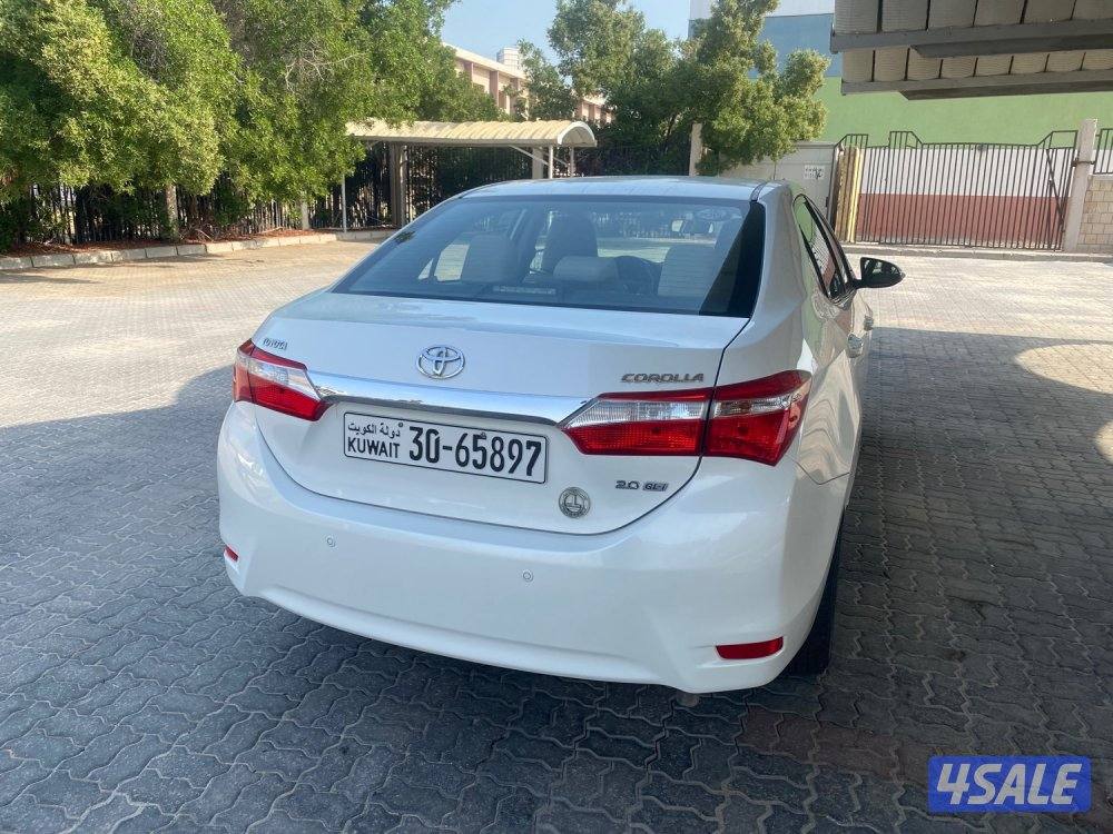 كرولا2015 عداد22 الف وارد الوكاله / فل اوبش/ مكينه 2.0 بحاله ممتازه2