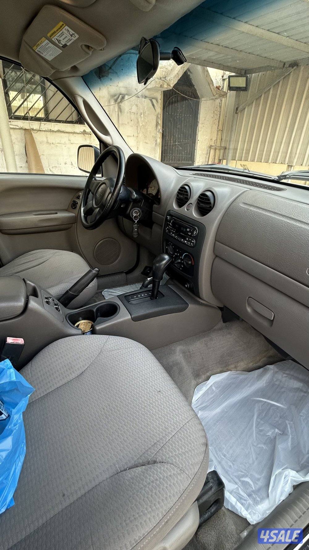 للبيع جيب شروكي 2003 سبورت بحاله ممتازه دبل قير2