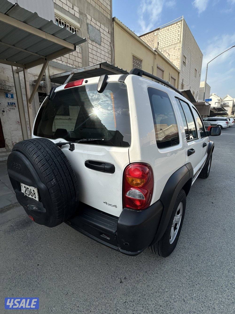 للبيع جيب شروكي 2003 سبورت بحاله ممتازه دبل قير3