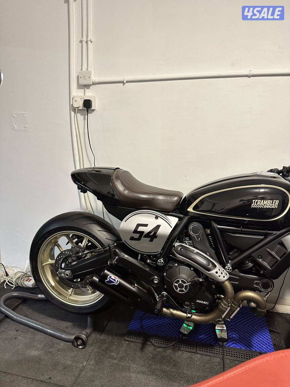 Ducati scrambler cafe racer0