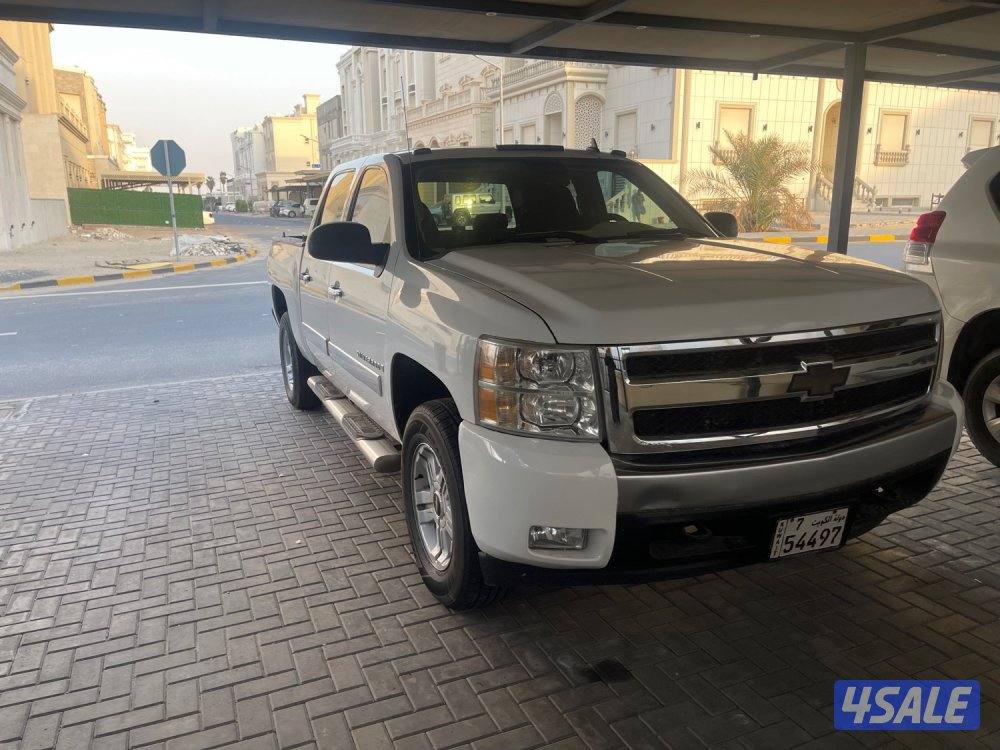 للبيع وانيت سلفرادو موديل 2008 دبل قير Z71 شرط الفحص3