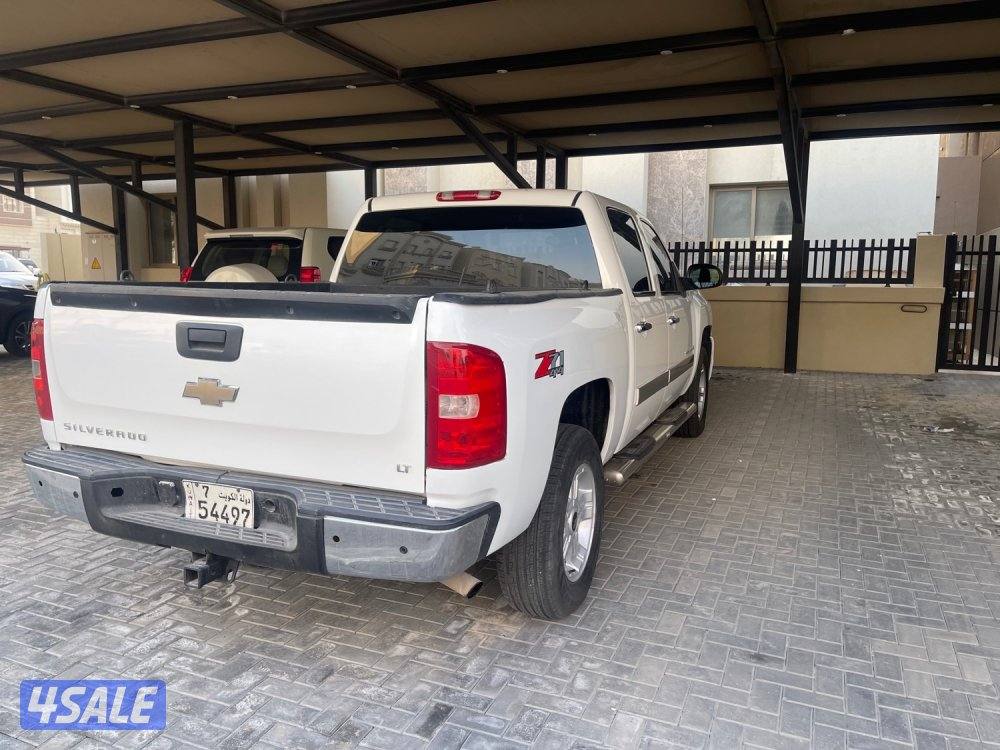 للبيع وانيت سلفرادو موديل 2008 دبل قير Z71 شرط الفحص6