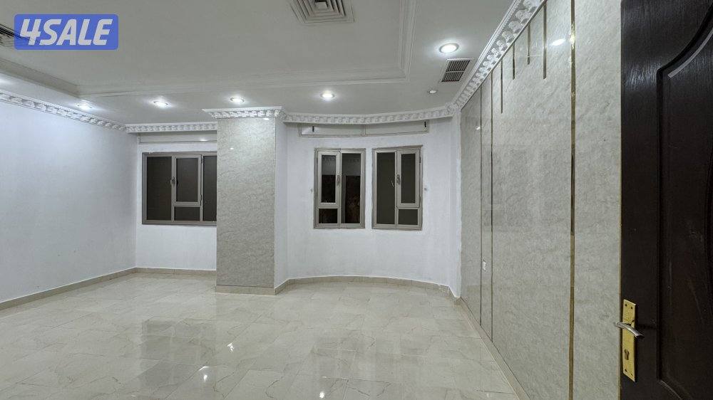 للاجار شقه في صباح الاحمد ٣ غرف ١ ماستر وصاله كبيره٣حمامات ومطبخ وخادم3