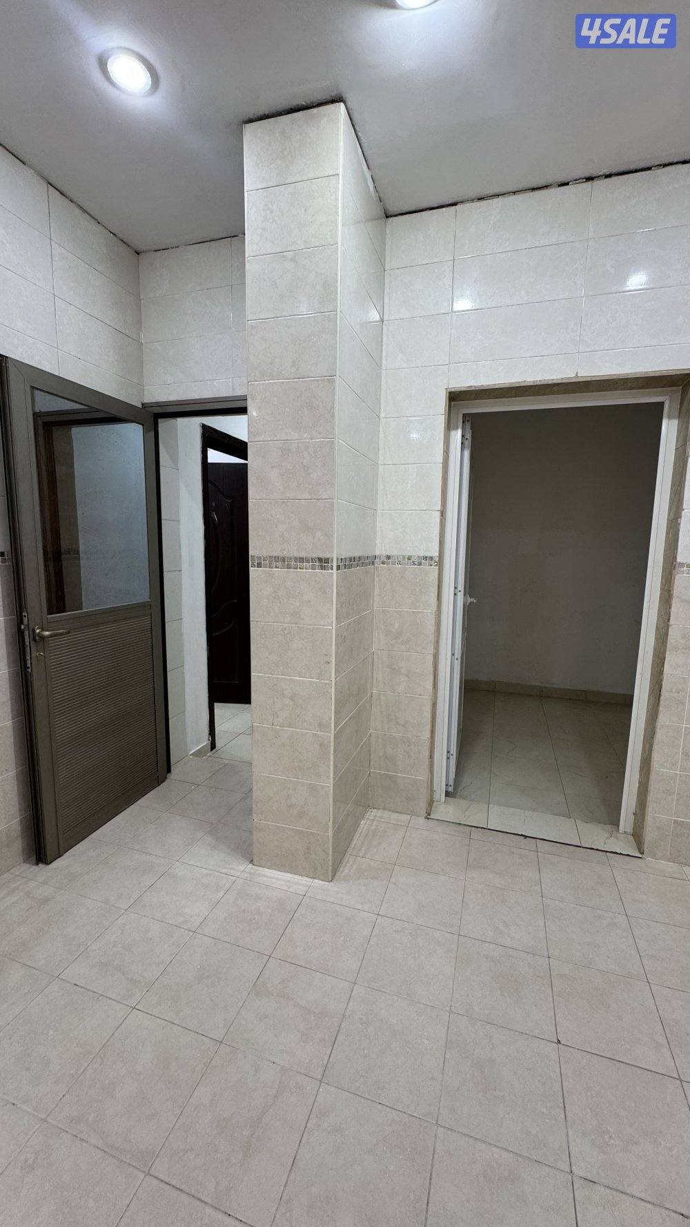 للاجار شقه في صباح الاحمد ٣ غرف ١ ماستر وصاله كبيره٣حمامات ومطبخ وخادم6